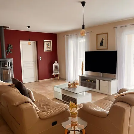 La Des Falaises Du Lot فيلة تورْ دو فورْ