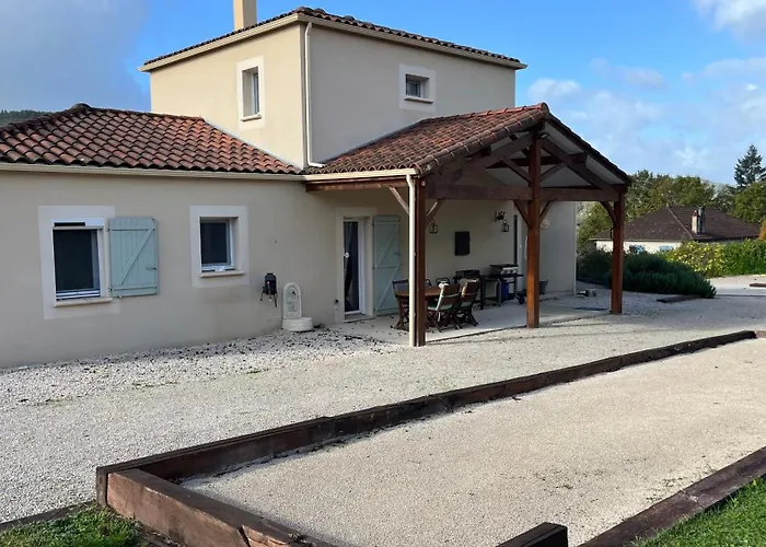 La Des Falaises Du Lot فيلة *