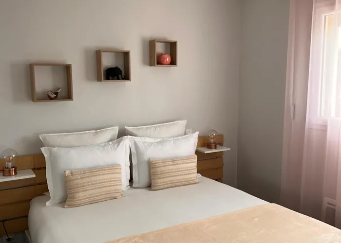 La Des Falaises Du Lot * تورْ دو فورْ